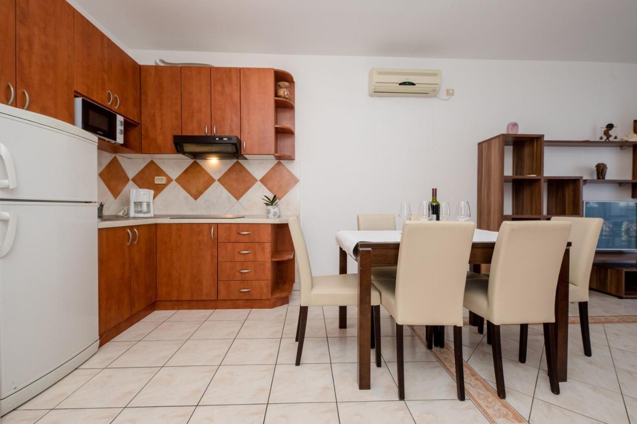 Apartments And Rooms By The Sea Supetarska Draga - Gornja, Rab - 11579 מראה חיצוני תמונה