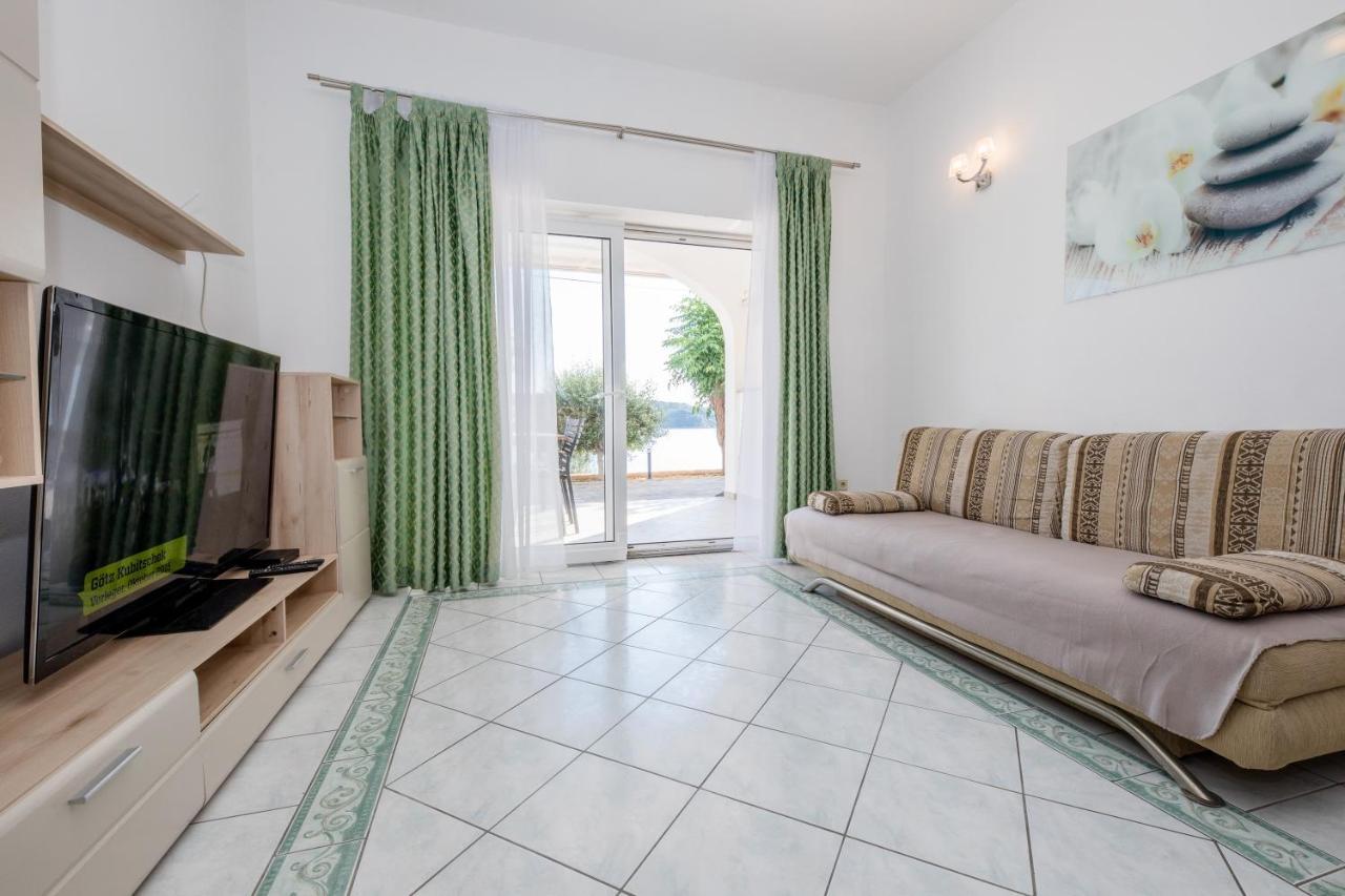 Apartments And Rooms By The Sea Supetarska Draga - Gornja, Rab - 11579 מראה חיצוני תמונה