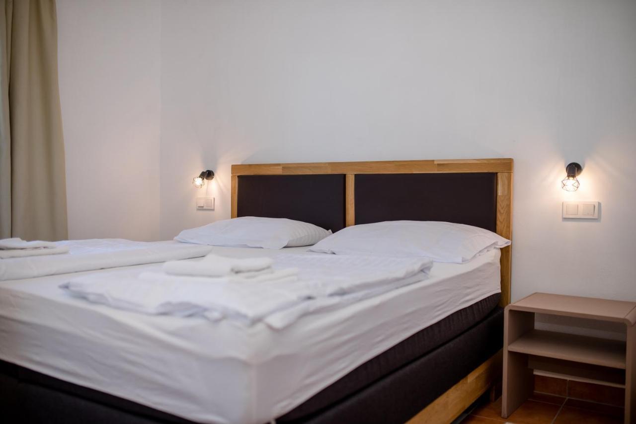 Apartments And Rooms By The Sea Supetarska Draga - Gornja, Rab - 11579 מראה חיצוני תמונה
