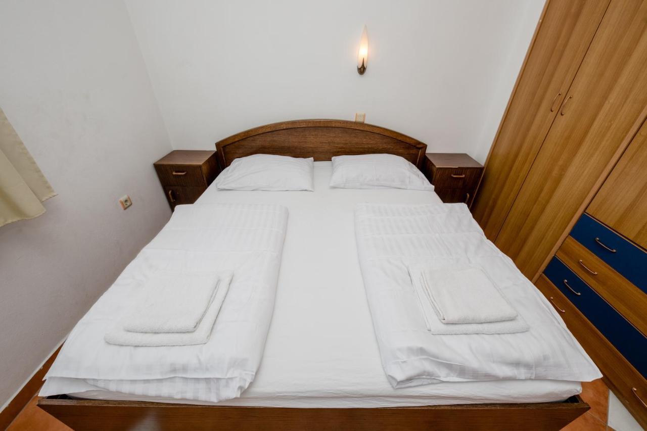 Apartments And Rooms By The Sea Supetarska Draga - Gornja, Rab - 11579 מראה חיצוני תמונה