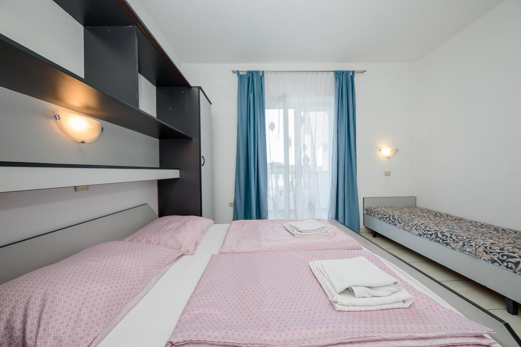 Apartments And Rooms By The Sea Supetarska Draga - Gornja, Rab - 11579 חדר תמונה