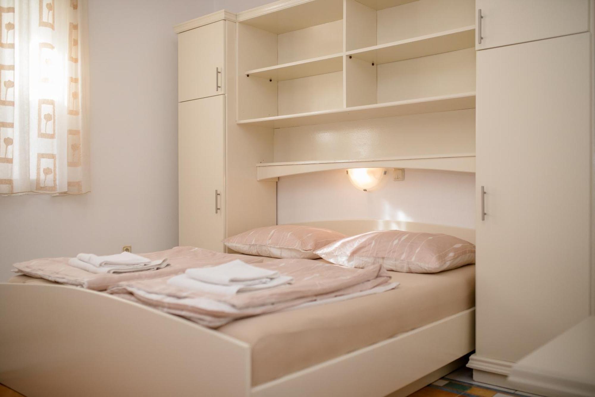 Apartments And Rooms By The Sea Supetarska Draga - Gornja, Rab - 11579 חדר תמונה